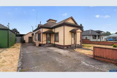 42 E St, Lebanon, OR 97219 - Photo 1