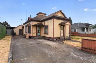 42 E St, Lebanon, OR 97219 - Photo 1