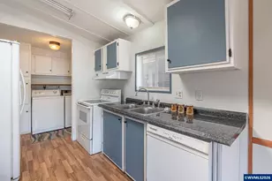 631 E Ellendale Ave, Dallas, OR 97338 - Photo 9