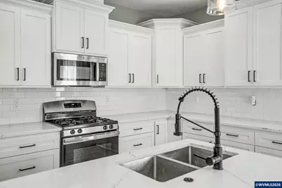 433 Grant St, Silverton, OR 97381 - Photo 15