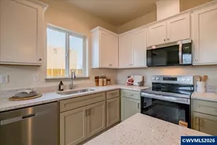 1521 11th St, Dallas, OR 97338 - Photo 9