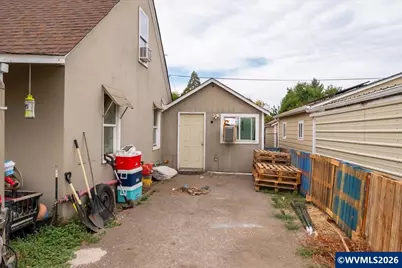 299 Gilbert St, Lebanon, OR 97355 - Photo 3