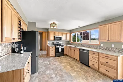 7762 45th Pl NE, Salem, OR 97305 - Photo 11