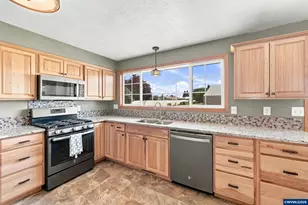 7762 45th Pl NE, Salem, OR 97305 - Photo 13