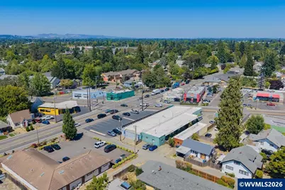 1742 Center St NE, Salem, OR 97301 - Photo 35
