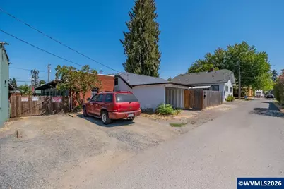 1742 Center St NE, Salem, OR 97301 - Photo 29