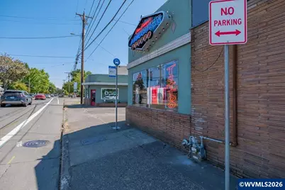 1742 Center St NE, Salem, OR 97301 - Photo 9
