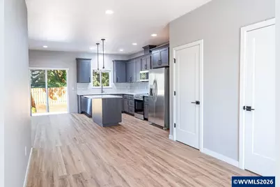 946 NW 10th St, Corvallis, OR 97330 - Photo 9