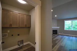 253/255 NW Douglas St, Dallas, OR 97338 - Photo 19