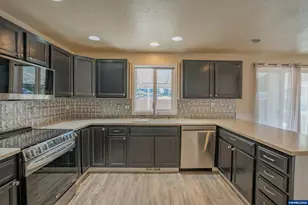 208 Faith St, Jefferson, OR 97352 - Photo 7