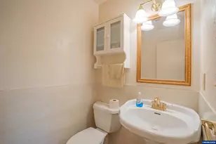 680 E Sherman St, Lebanon, OR 97355 - Photo 27