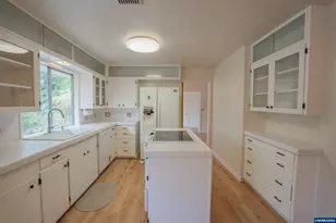 680 E Sherman St, Lebanon, OR 97355 - Photo 3