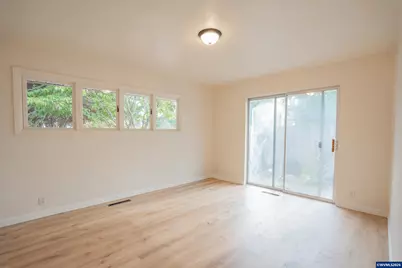 680 E Sherman St, Lebanon, OR 97355 - Photo 5
