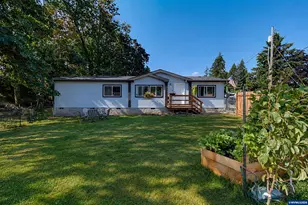 802 SW Spring St, Mill City, OR 97360 - Photo 1