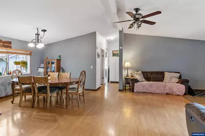 802 SW Spring St, Mill City, OR 97360 - Photo 11