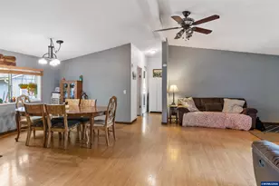 802 SW Spring St, Mill City, OR 97360 - Photo 11
