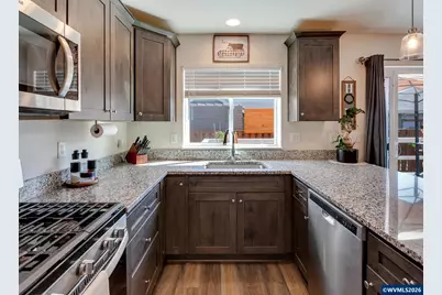 1875 SE Blueberry St, Dallas, OR 97338 - Photo 11