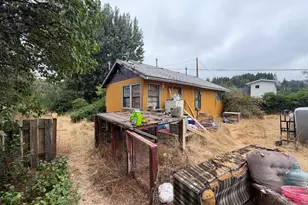1074 N River Dr, Sweet Home, OR 97386 - Photo 9