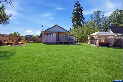 221 Walnut St, Independence, OR 97351 - Photo 15