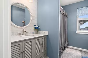 2035 NE 66th St, Lincoln City, OR 97367 - Photo 35
