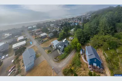 2035 NE 66th St, Lincoln City, OR 97367 - Photo 49