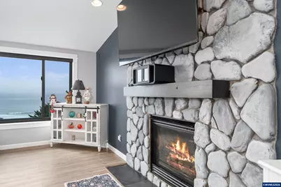 2035 NE 66th St, Lincoln City, OR 97367 - Photo 21
