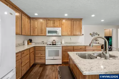 1240 39th Av SW, Albany, OR 97321 - Photo 7