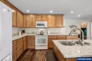 1240 39th Ave SW, Albany, OR 97321 - Photo 7