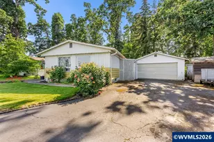11847 Chateau Dr NE, Woodburn, OR 97071 - Photo 3