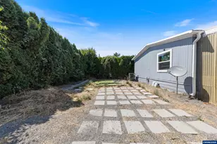 141 17th #3 St, Independence, OR 97351 - Photo 23