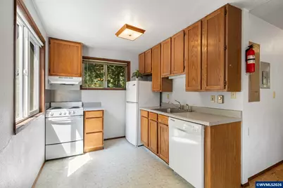 7550 NW Mountain View Dr, Corvallis, OR 97330 - Photo 11