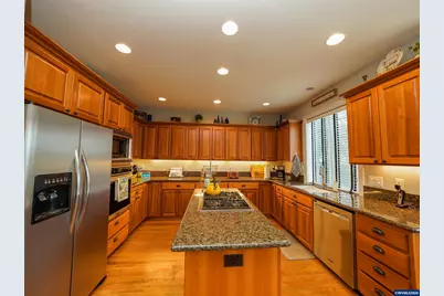 5549 Bellflower Ct SE, Salem, OR 97306 - Photo 9