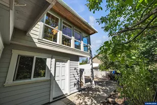 670 Smith Dr, Woodburn, OR 97071 - Photo 33