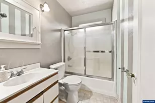 1070 Church St NE, Salem, OR 97301 - Photo 15