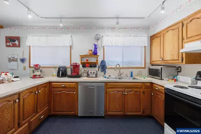 40028 Lacomb Dr, Lebanon, OR 97355 - Photo 15