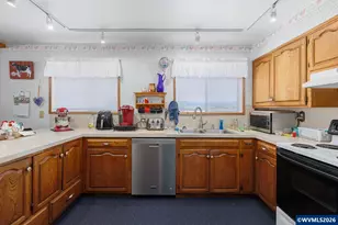 40028 Lacomb Dr, Lebanon, OR 97355 - Photo 15