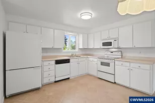 5455 Hickory Hill Dr SE, Salem, OR 97306 - Photo 5