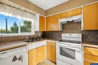 1430 Powell St SE, Albany, OR 97322 - Photo 11