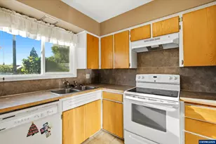 1430 Powell St SE, Albany, OR 97322 - Photo 11