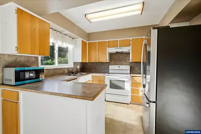 1430 Powell St SE, Albany, OR 97322 - Photo 9