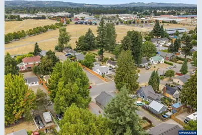2085 Evergreen Av NE, Salem, OR 97301 - Photo 19
