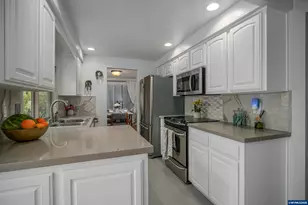 430 Lori Av S, Salem, OR 97302 - Photo 11
