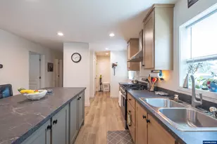 105 Columbus St NE, Albany, OR 97321 - Photo 11