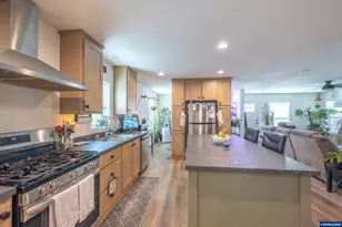 105 Columbus St NE, Albany, OR 97321 - Photo 7