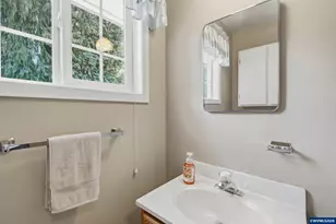 206 Benton Pl NW, Albany, OR 97321 - Photo 23