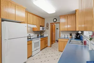 206 Benton Pl NW, Albany, OR 97321 - Photo 5