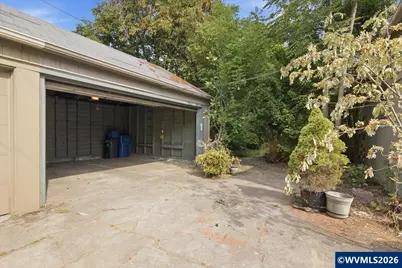 575 24th St NE, Salem, OR 97301 - Photo 41
