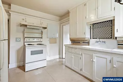 575 24th St NE, Salem, OR 97301 - Photo 15