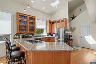 1685 Hillcrest Ct NW, Salem, OR 97304 - Photo 11
