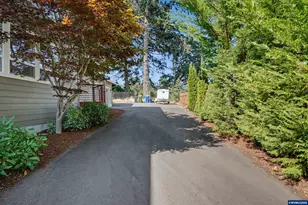 1685 Hillcrest Ct NW, Salem, OR 97304 - Photo 33